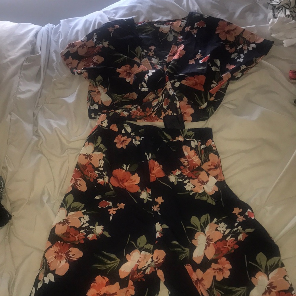 Matching floral set